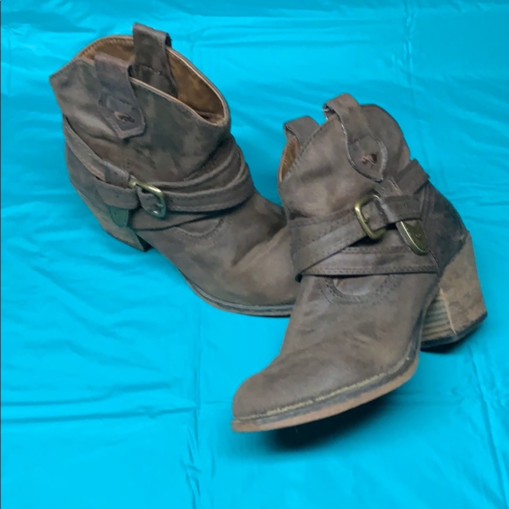 Women’s shoes